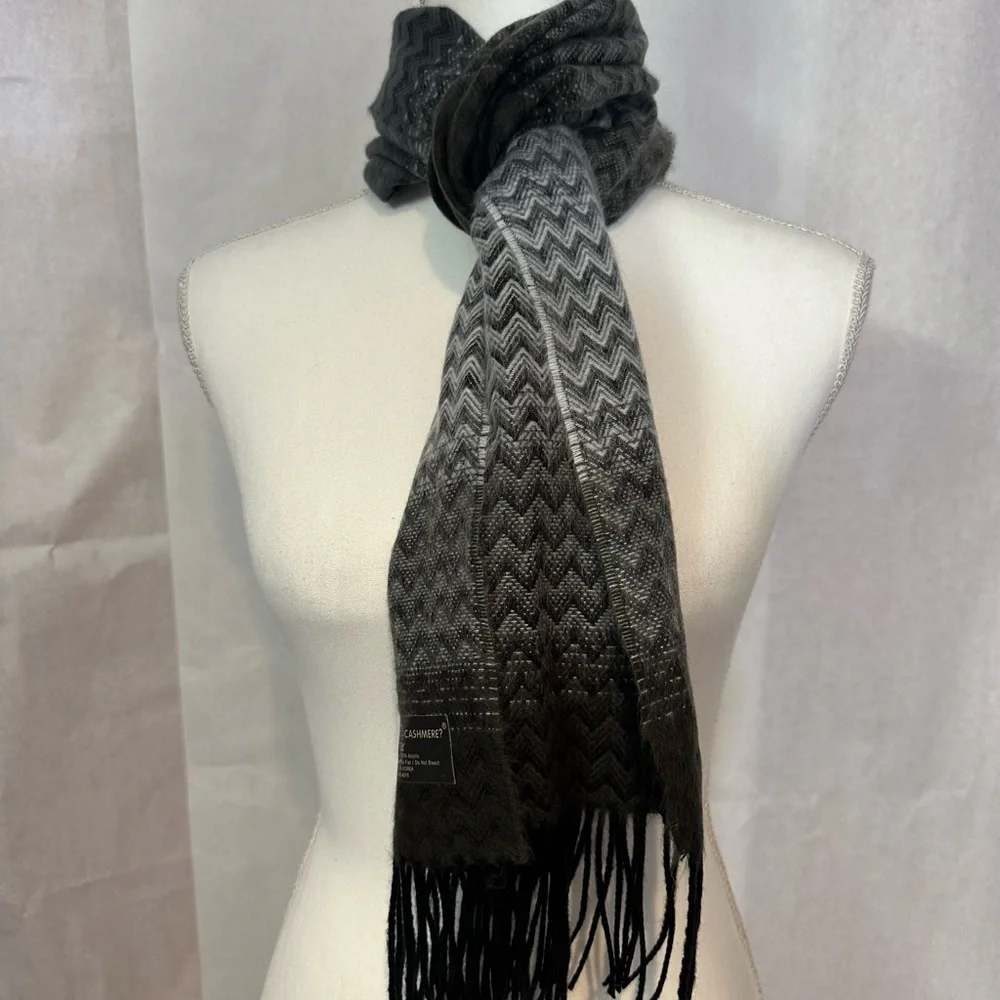 Elegant Black and Gray Chevron Scarf